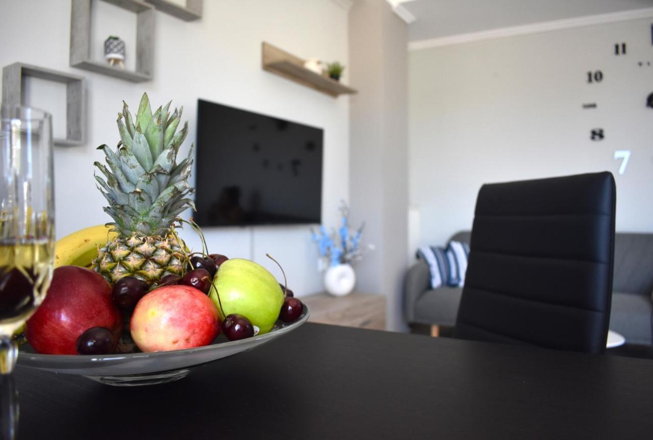 Amara Apartment Artemida  Bagian luar foto